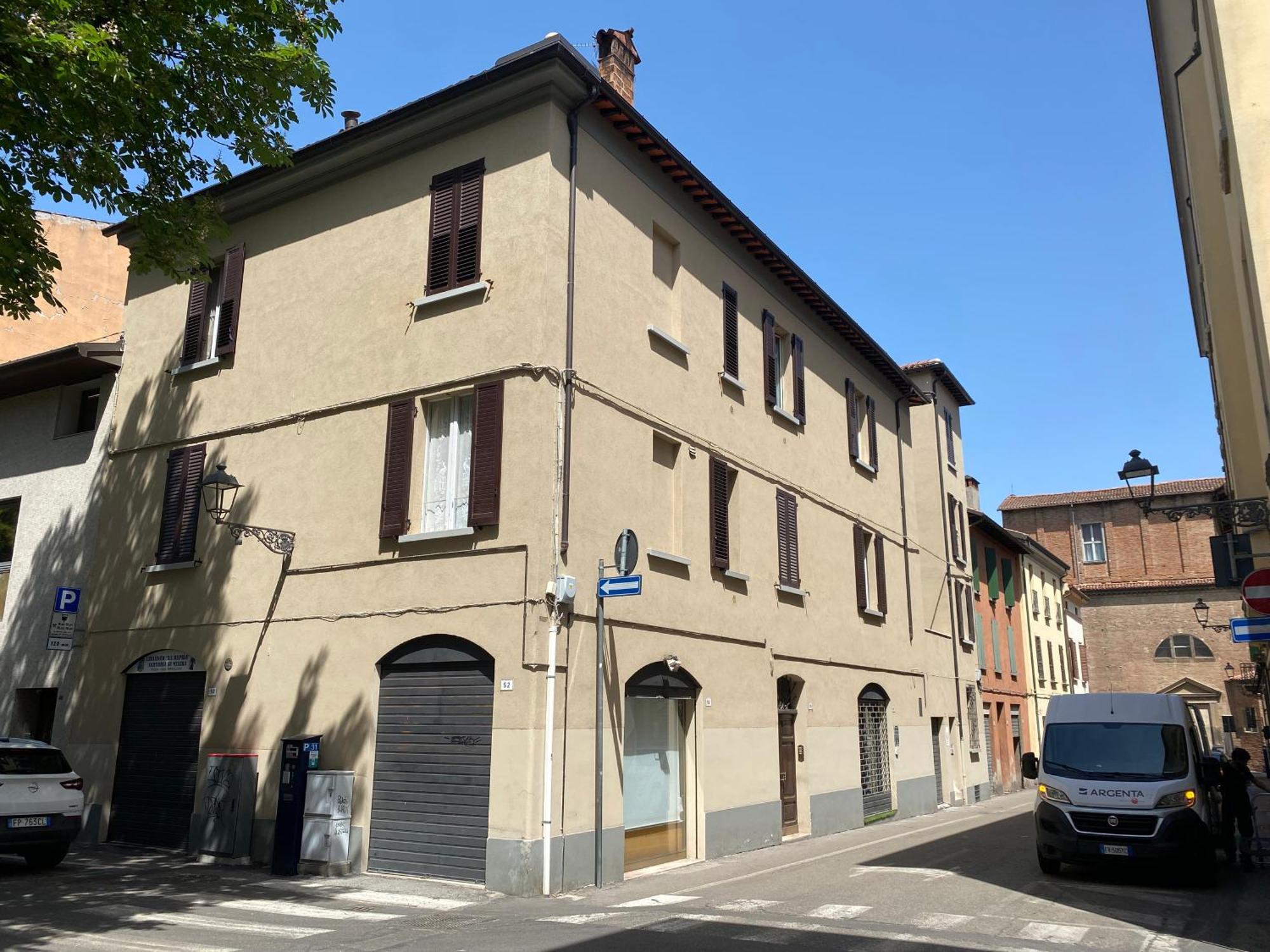 Appartamento Anna - Comfort E Stile In Centro Storico Imola Luaran gambar